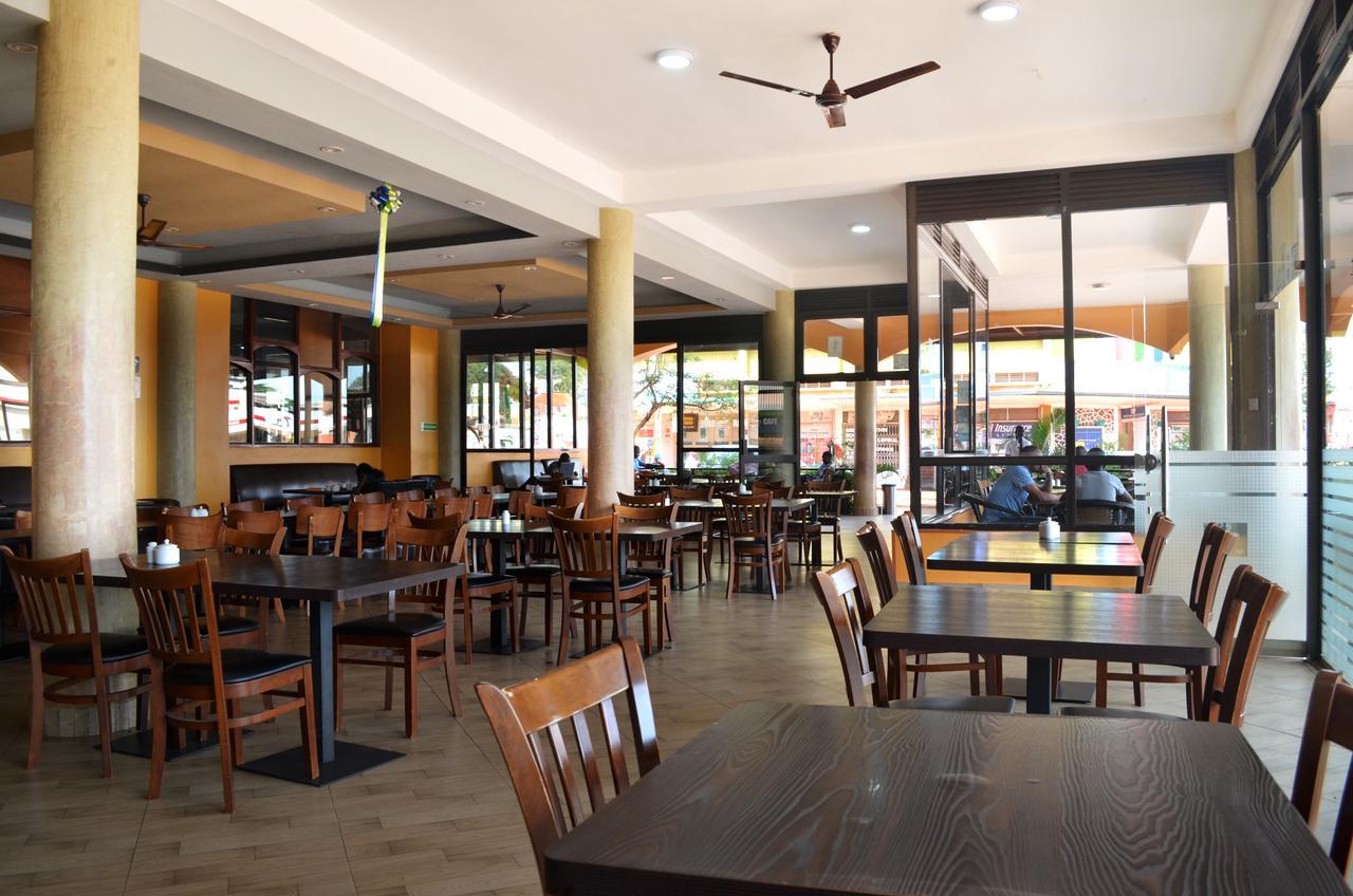 ג'ינג'ה Igar Plaza Hotel מראה חיצוני תמונה