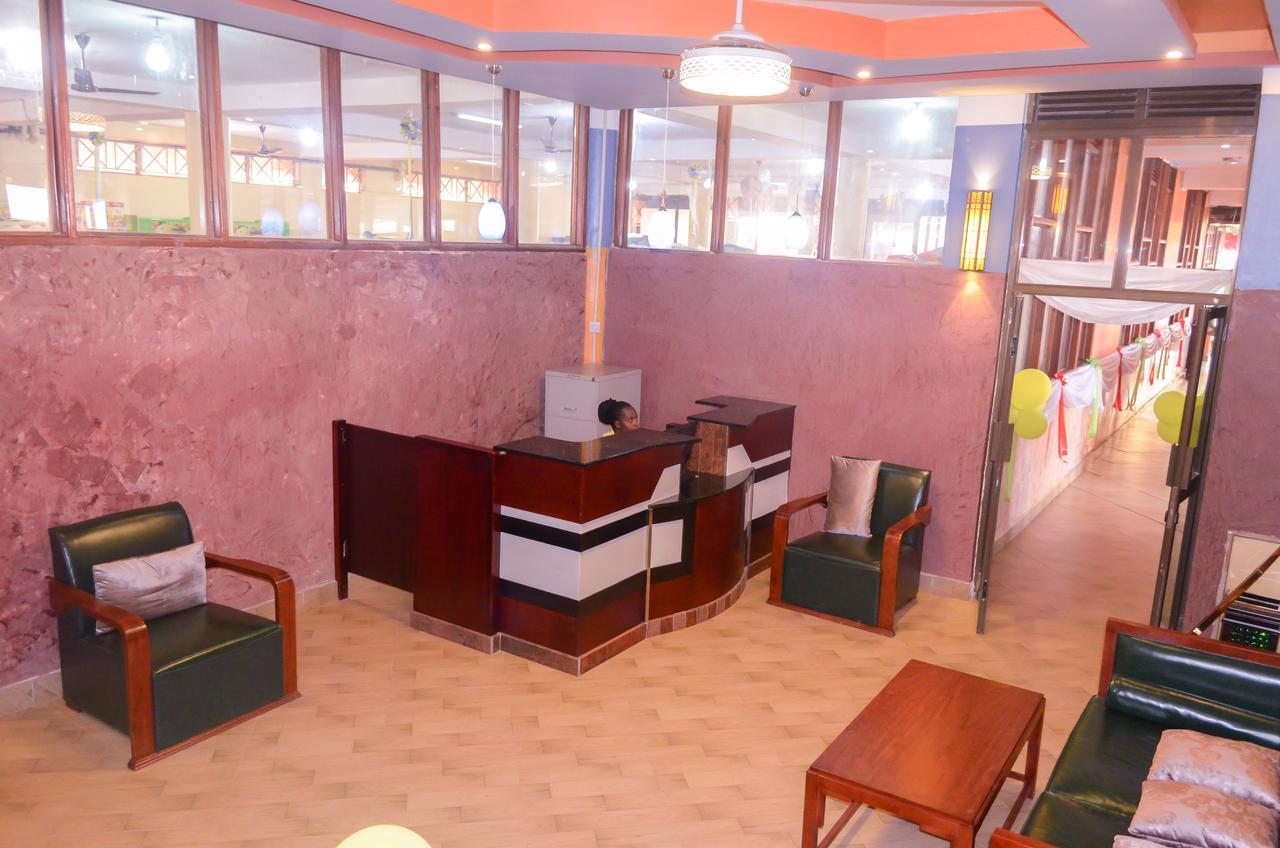 ג'ינג'ה Igar Plaza Hotel מראה חיצוני תמונה