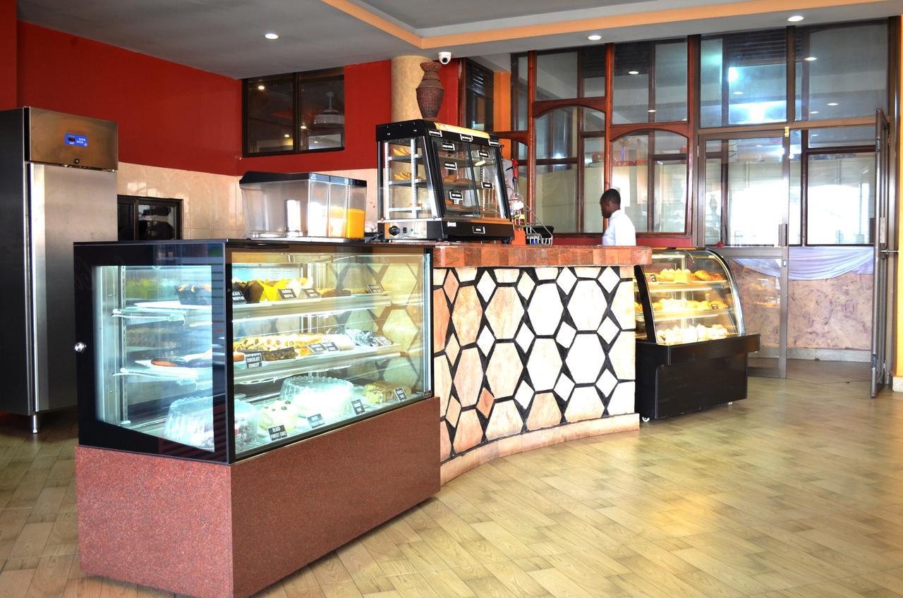 ג'ינג'ה Igar Plaza Hotel מראה חיצוני תמונה
