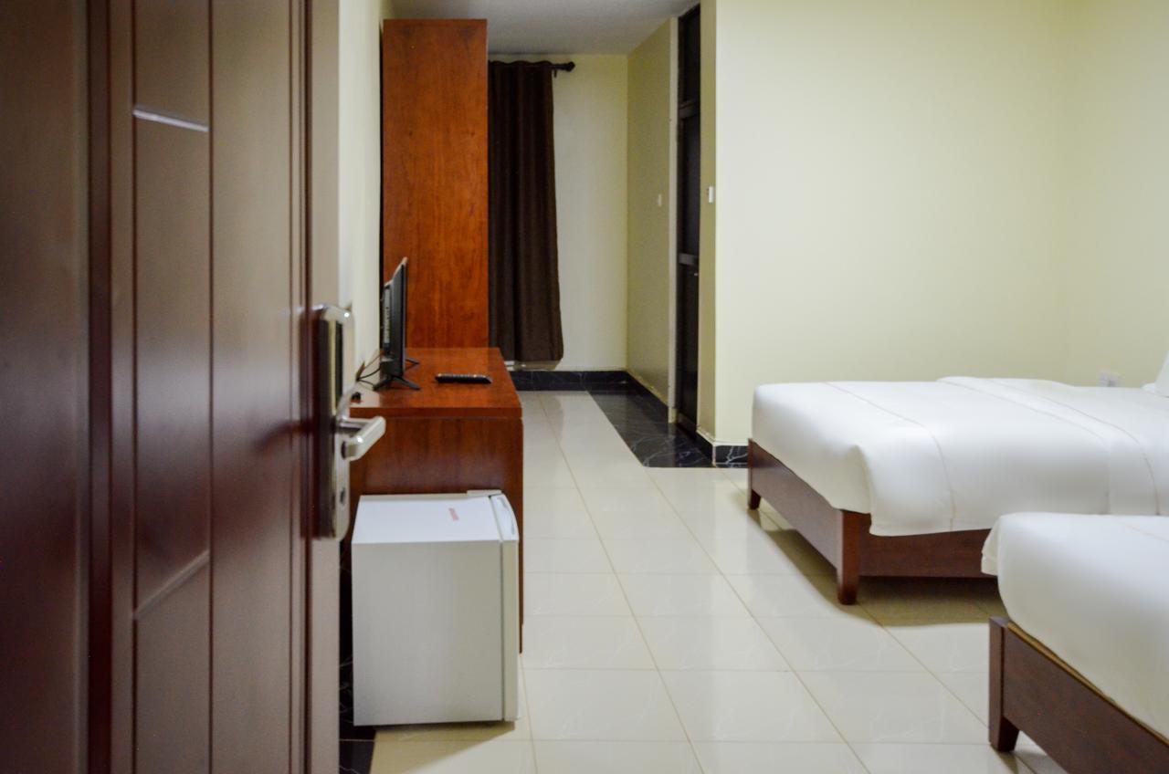 ג'ינג'ה Igar Plaza Hotel מראה חיצוני תמונה