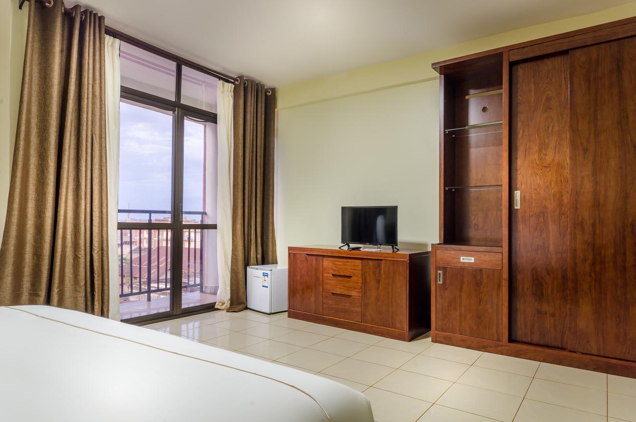 ג'ינג'ה Igar Plaza Hotel מראה חיצוני תמונה