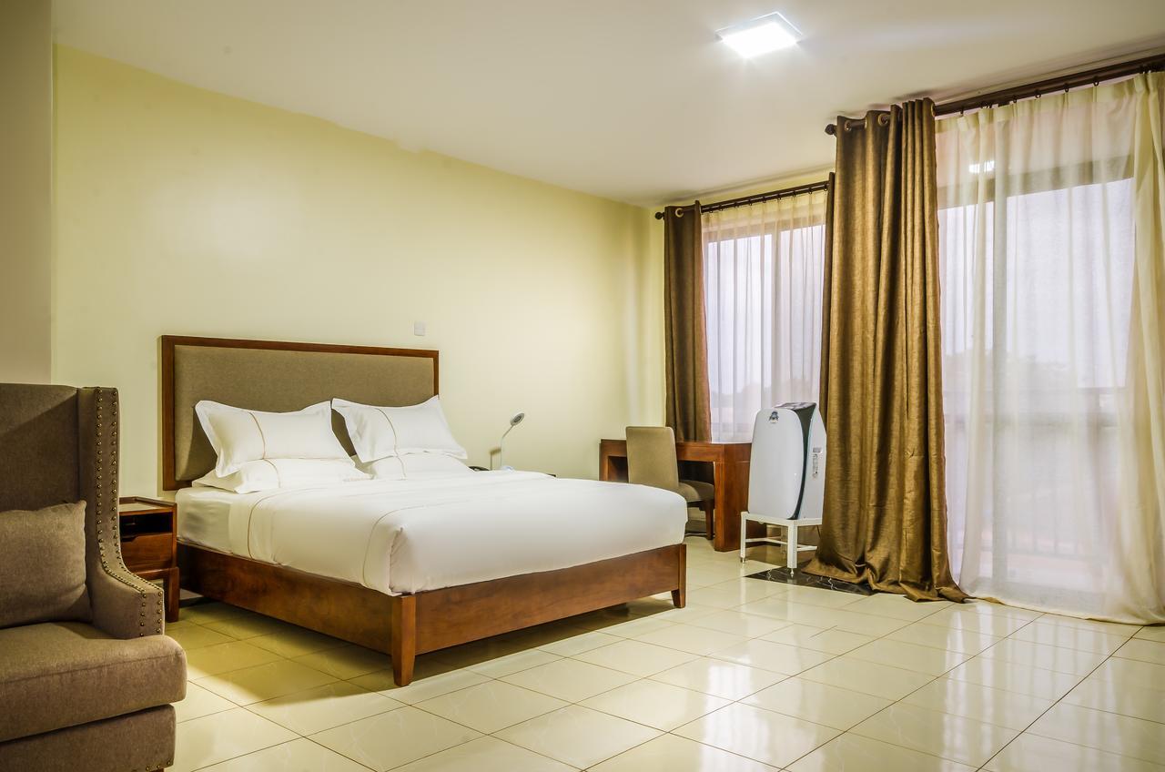 ג'ינג'ה Igar Plaza Hotel מראה חיצוני תמונה