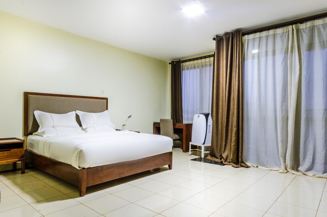 ג'ינג'ה Igar Plaza Hotel מראה חיצוני תמונה